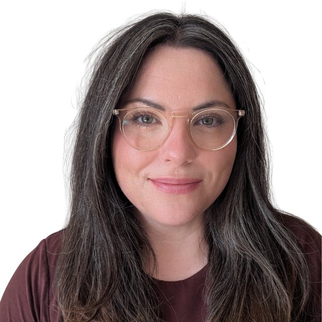 Rosie, founder of Rora Studio